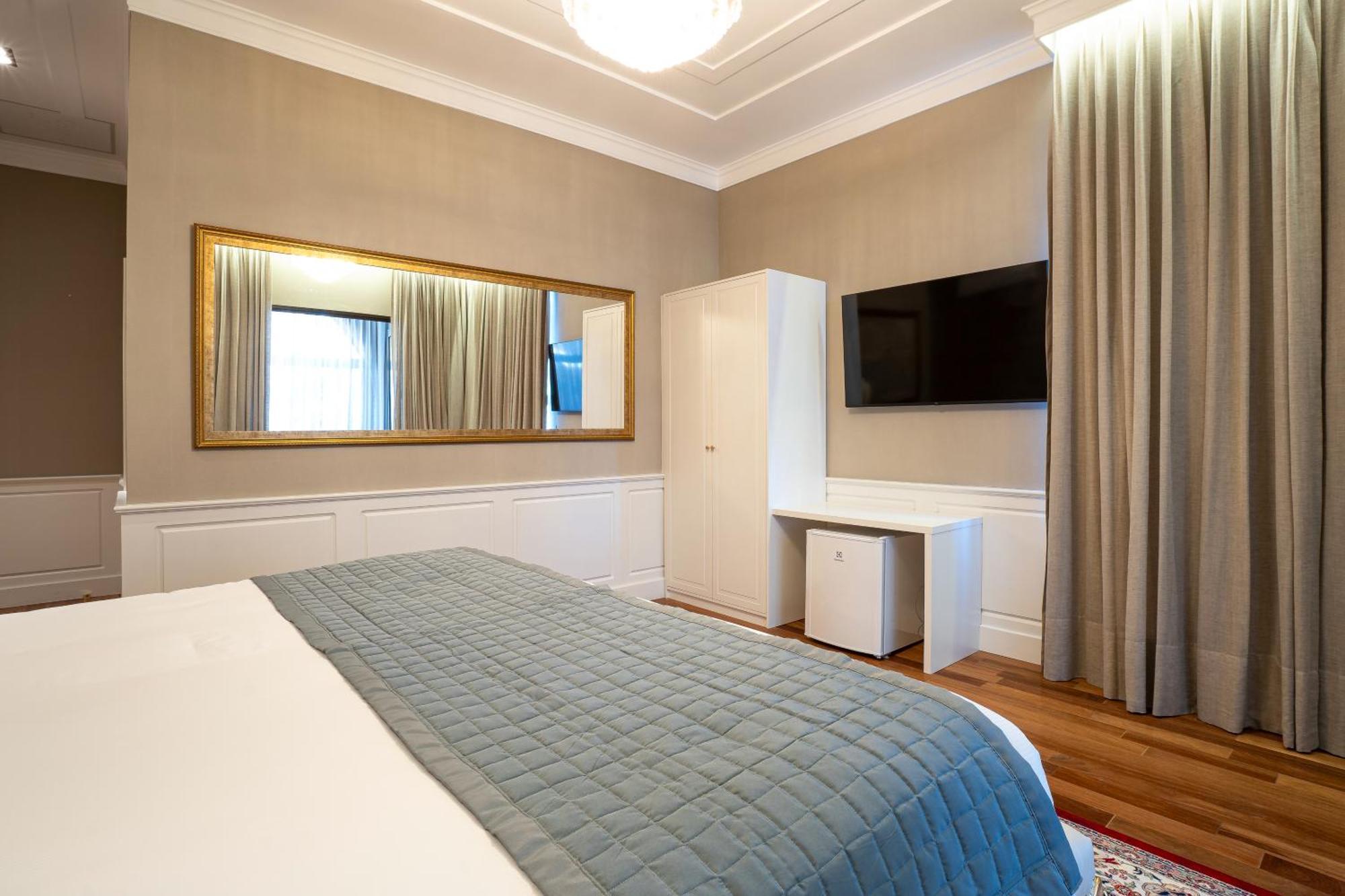 ホテル ポウサダ ルイ XV Campos do Jordão エクステリア 写真 A bedroom at the hotel