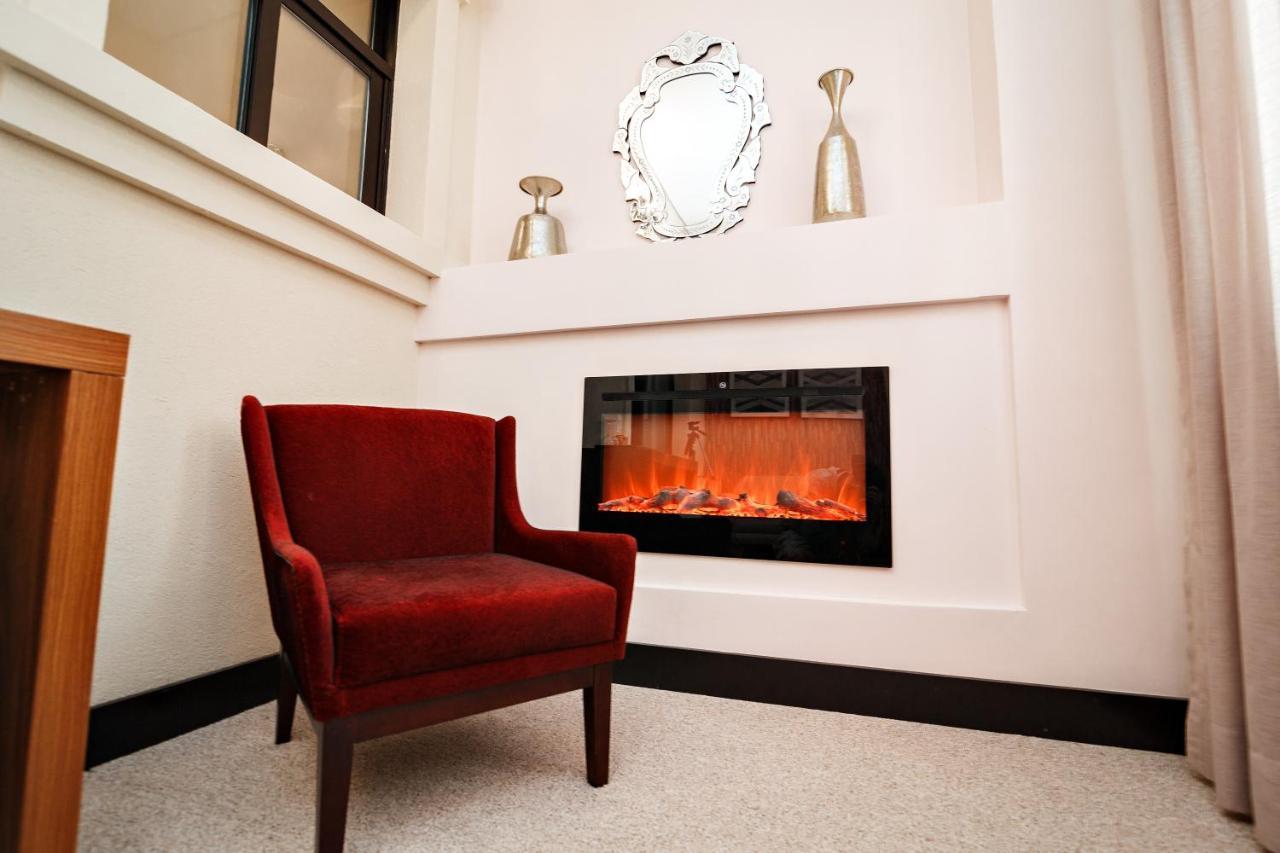 ホテル ポウサダ ルイ XV Campos do Jordão エクステリア 写真 A fireplace in a home
